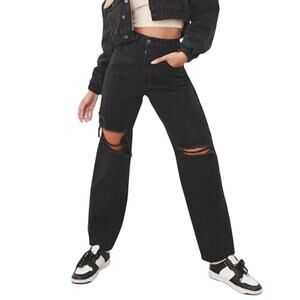 Pretty Little Thing Boyfriend Jeans in Black Washed Ripped Knee